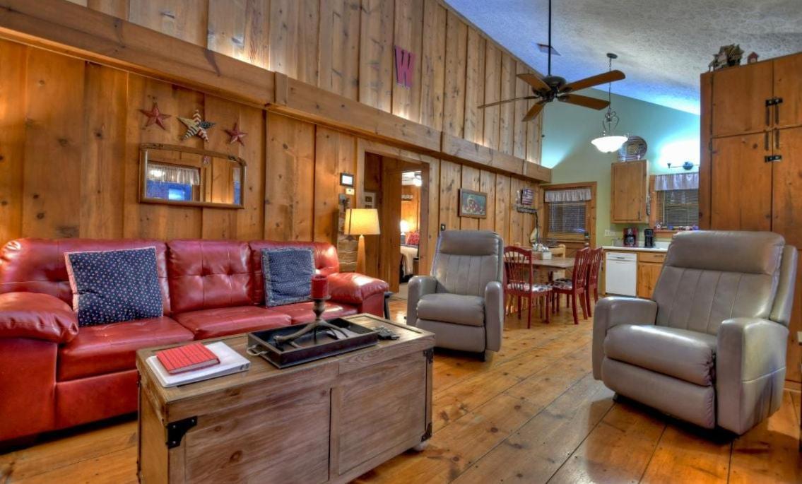 American Dream Americana Decor Close To Downtown Blue Ridge Exterior foto